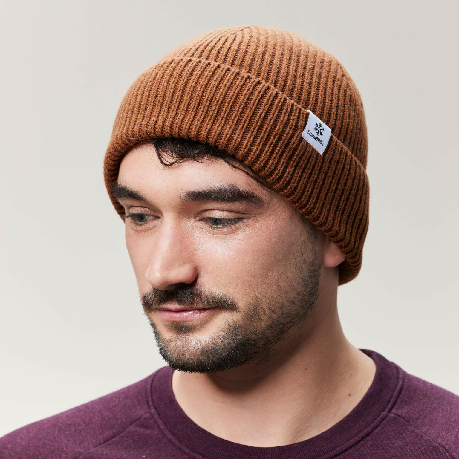 Strick Beanie Mütze von SchneeWolle in schönem Braun
